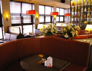 Menu55 - Основной зал на 48 мест ресторана ГрильСад